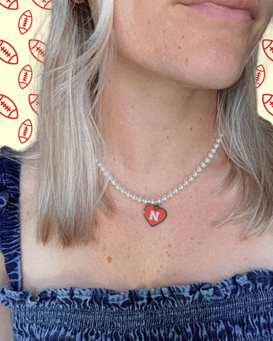 Cornhusker cuties: sweetheart pearl necklace!